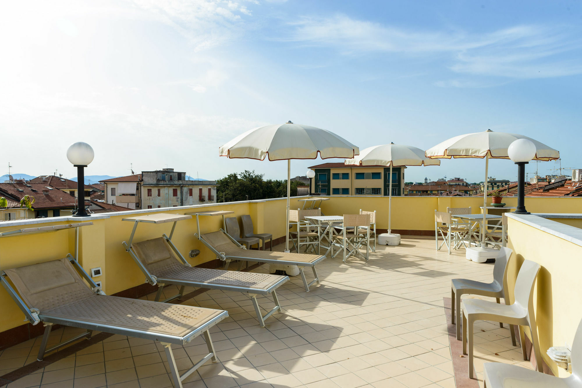 Hotel Villa Adriana Viareggio Bagian luar foto