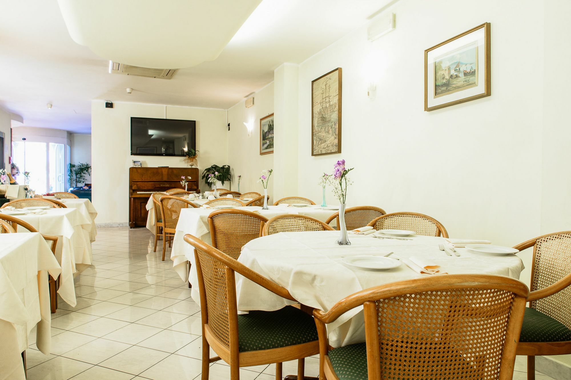 Hotel Villa Adriana Viareggio Bagian luar foto